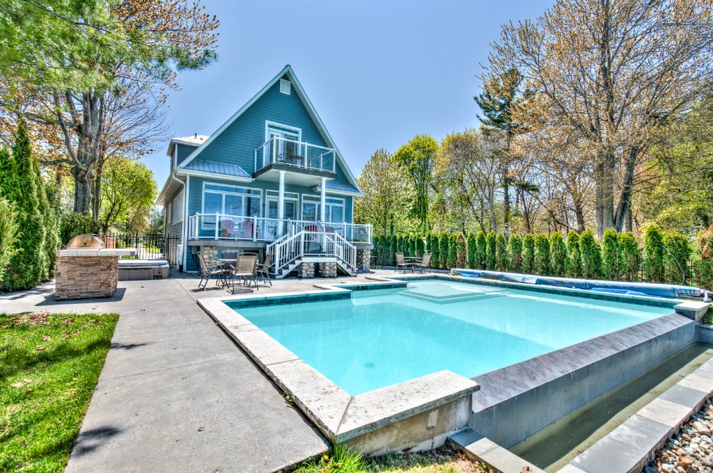 Niagara Luxury Lakefront Estate, Port Colborne, Canada Summer Airbnb