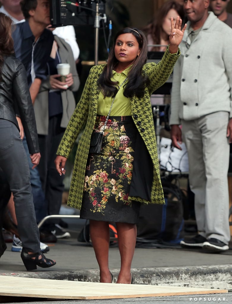 Mindy Kaling Filming With Matt Damon | Photos
