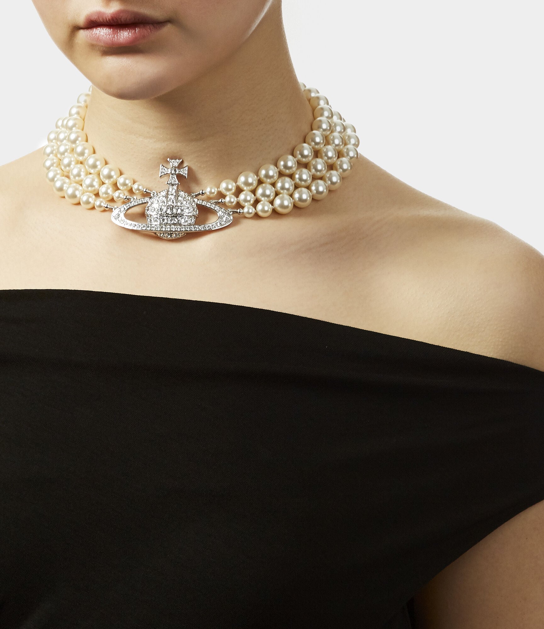 Trinity Trend: The Vivienne Westwood Necklace – The University Times