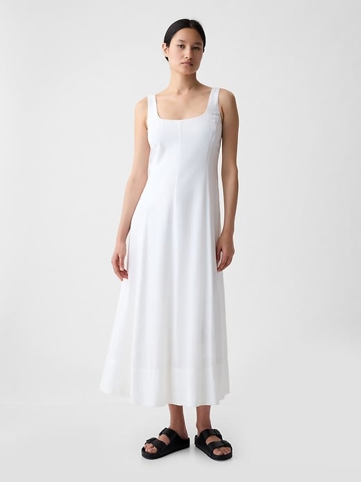 Gap Linen-Blend Midi Dress ($49, originally $98)
Linen is a summer staple, and that's just one of the reasons we adore this square-neck style. It shares the classic appeal of Hathaway's dress but is arguably even more versatile.
