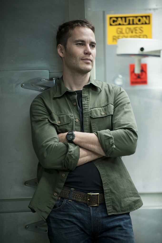 This Smirk and That Sexy, Casual Lean