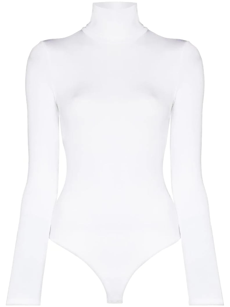 冬天的白色服装:沃科罗拉多高领紧身衣裤