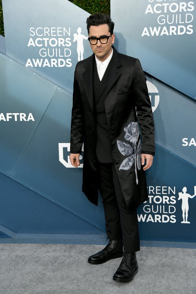 Dan Levy Wore a Rose Jacket to the SAG Awards 2020 | POPSUGAR Fashion ...
