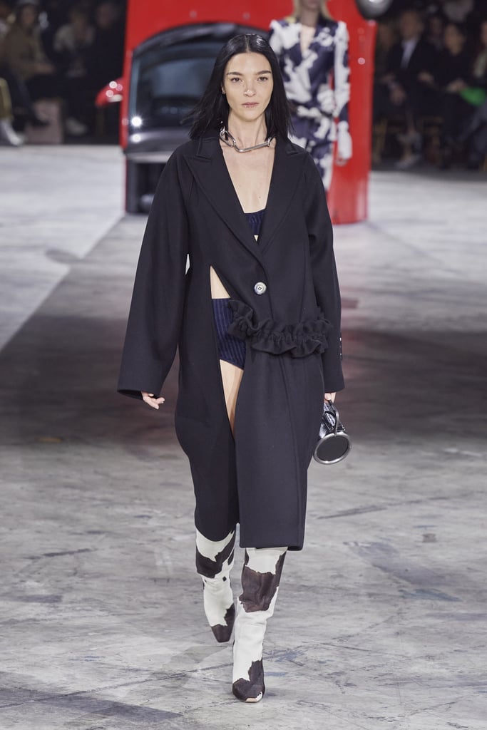 Gigi, Bella, and Yolanda Hadid Walk in the Off-White Show