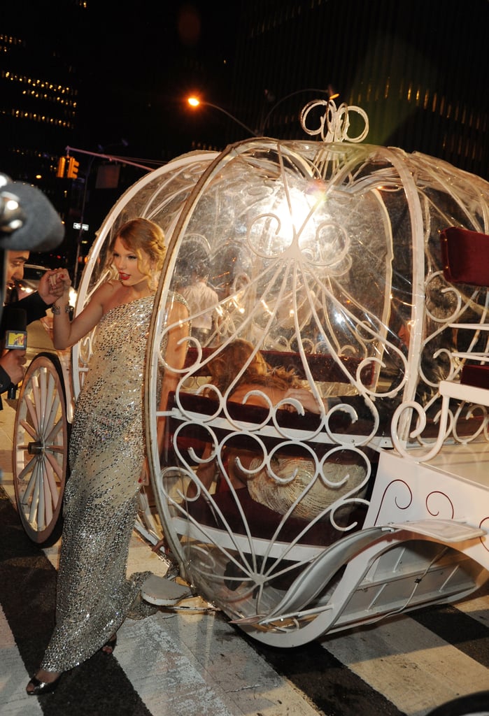 She Showed Up in a Carriage For a True Fairy-Tale Entrance