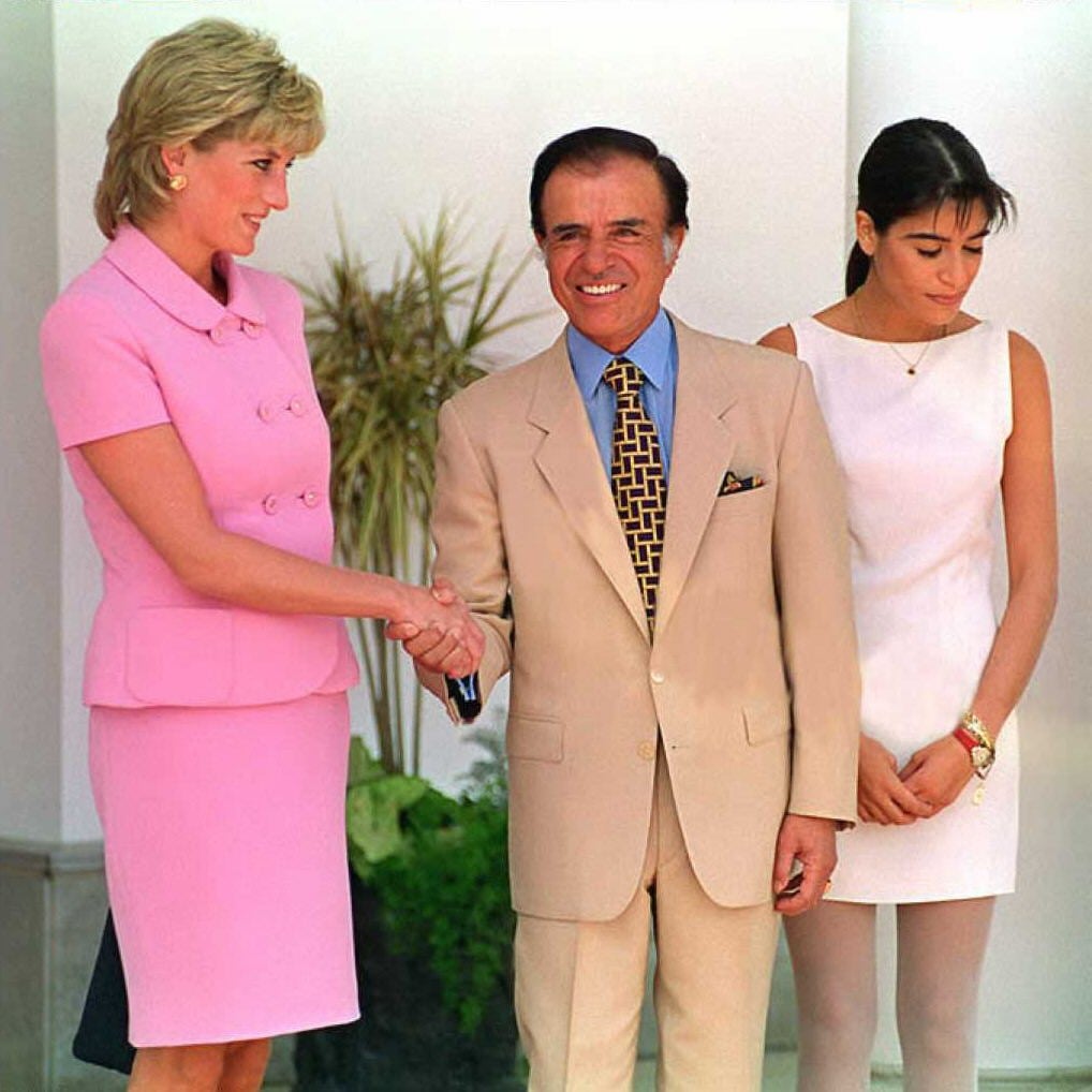 Why Princess Diana Didn't Wear Gloves