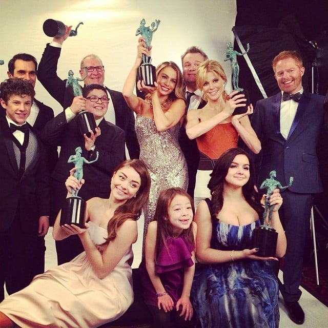 Jesse Tyler Ferguson posed in the press room with his Modern Family castmates.
Source: Instagram user jessetyler