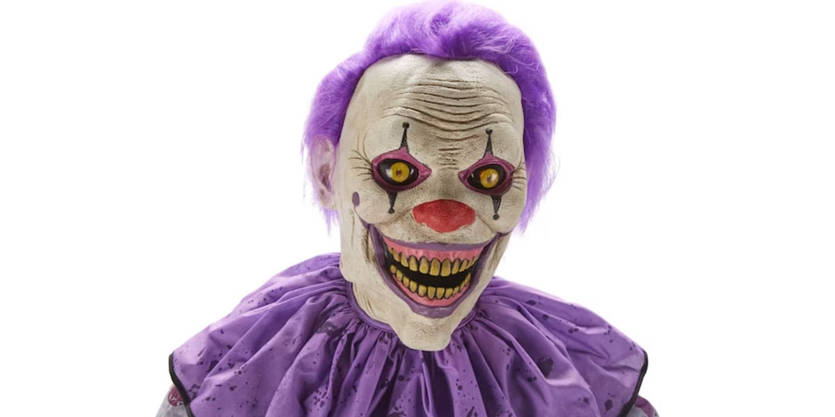Lowe's Unveils an 8.6-Foot Clown Animatronic - Vimarsana News