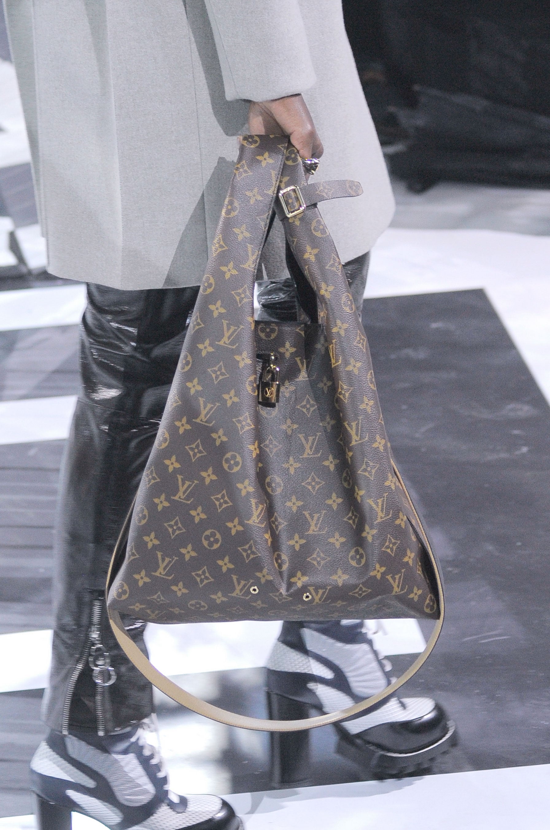 Louis Vuitton Handbag Atlantis Monogram Mm Brown