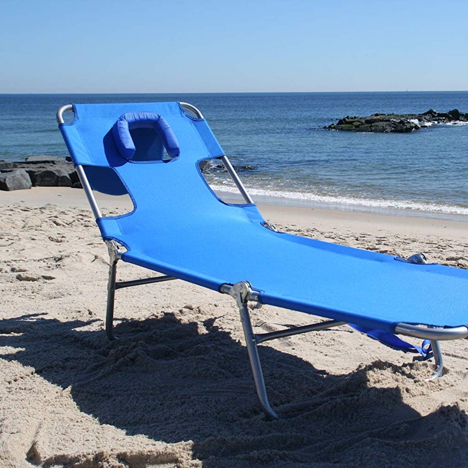 beach chair with face hole