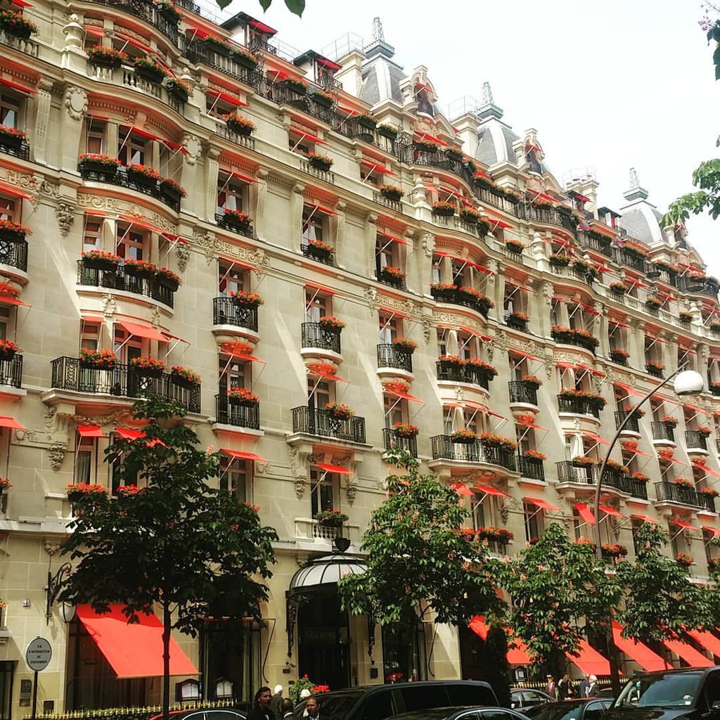 Отель plaza athenee париж