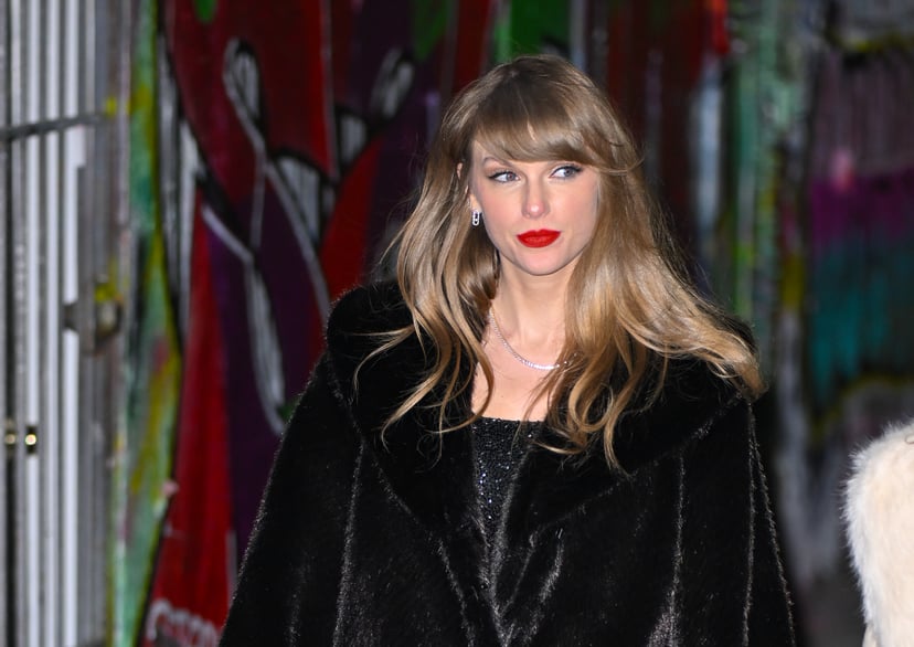 Taylor Swift red lipstick has been revealed