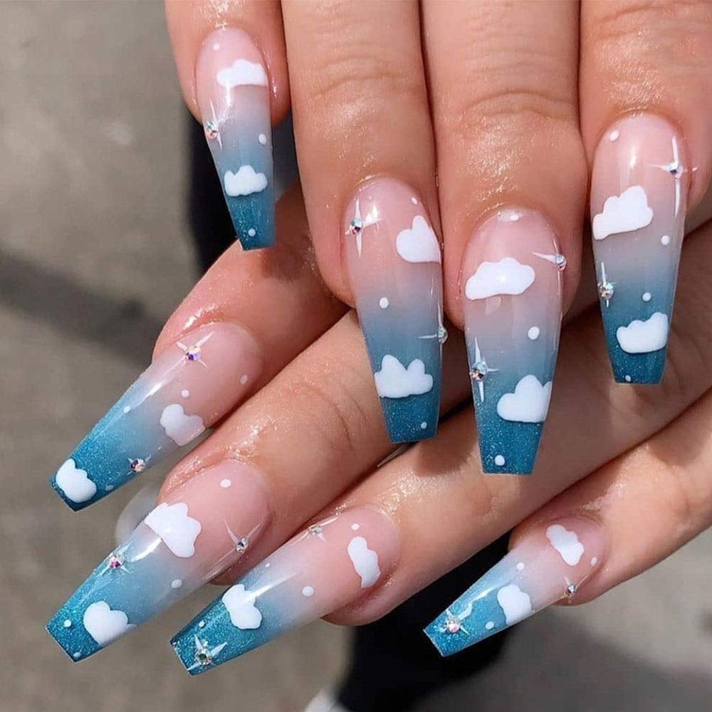 A Stunning Design: Feilisa Clouds Press On Nails