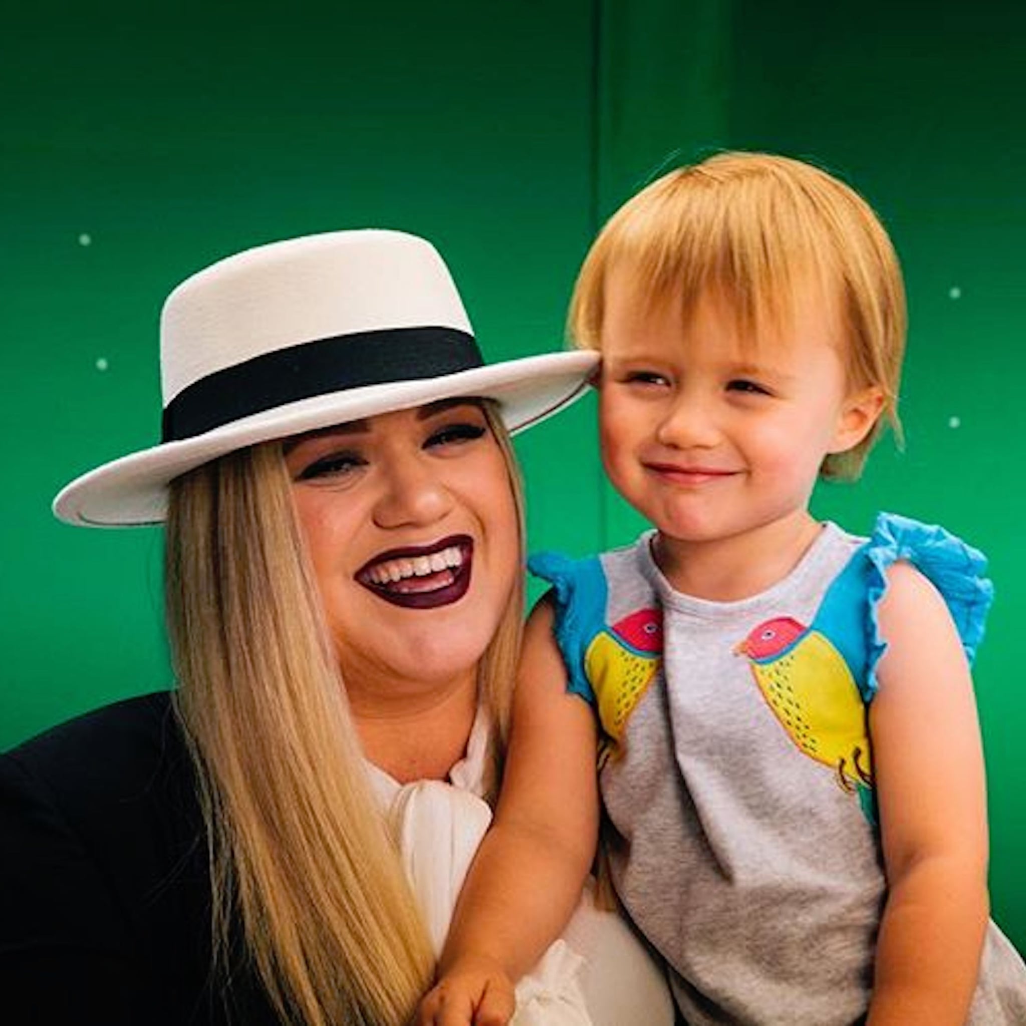 Kelly Clarkson Family Photos Popsugar Celebrity
