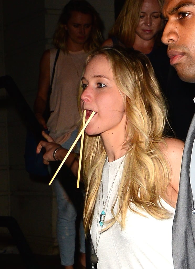 Jennifer Lawrence Messes With Paparazzi