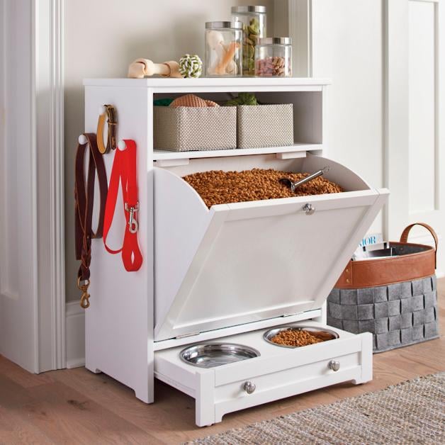 Pet feeding and storage station