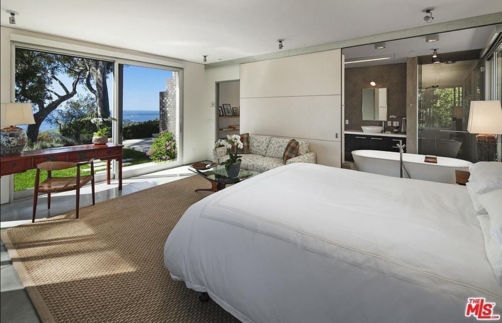 Natalie Portman Buys Santa Barbara, CA, Home