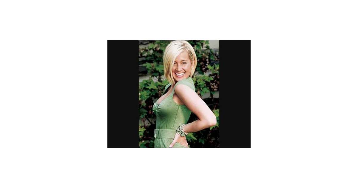 Santa Baby By Kellie Pickler 27 Modern Country Christmas Songs That You Ll Love For Years To Come Popsugar Entertainment