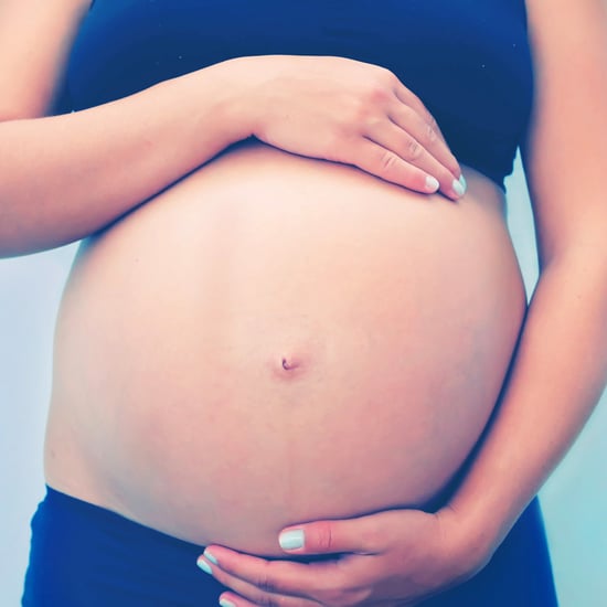 Reddit Users Diagnose Pregnant Woman With Umbilical Hernia