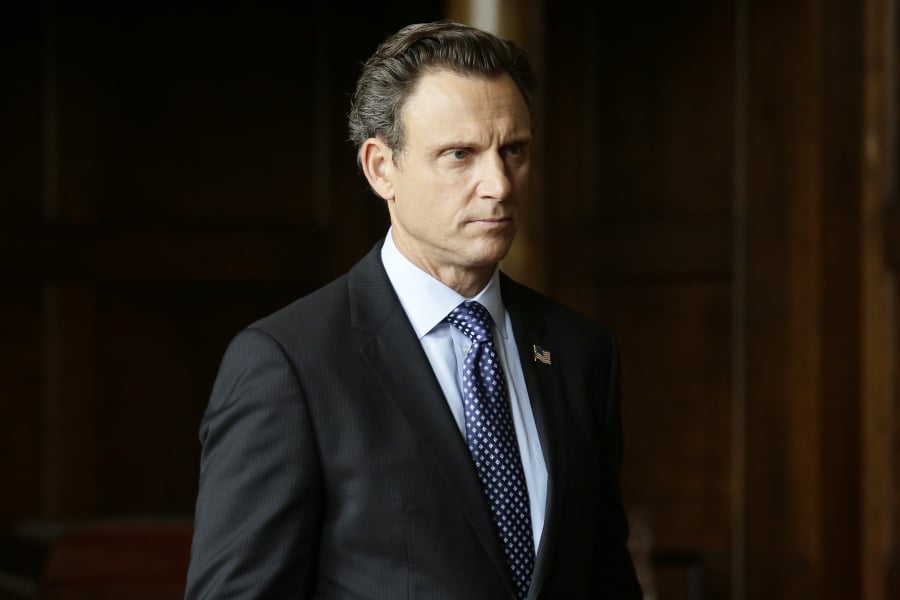 Fitz (Tony Goldwyn) returns, looking stern.
