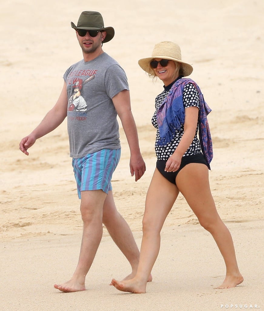 Amy Poehler and Nick Kroll's Beach Vacation | Pictures