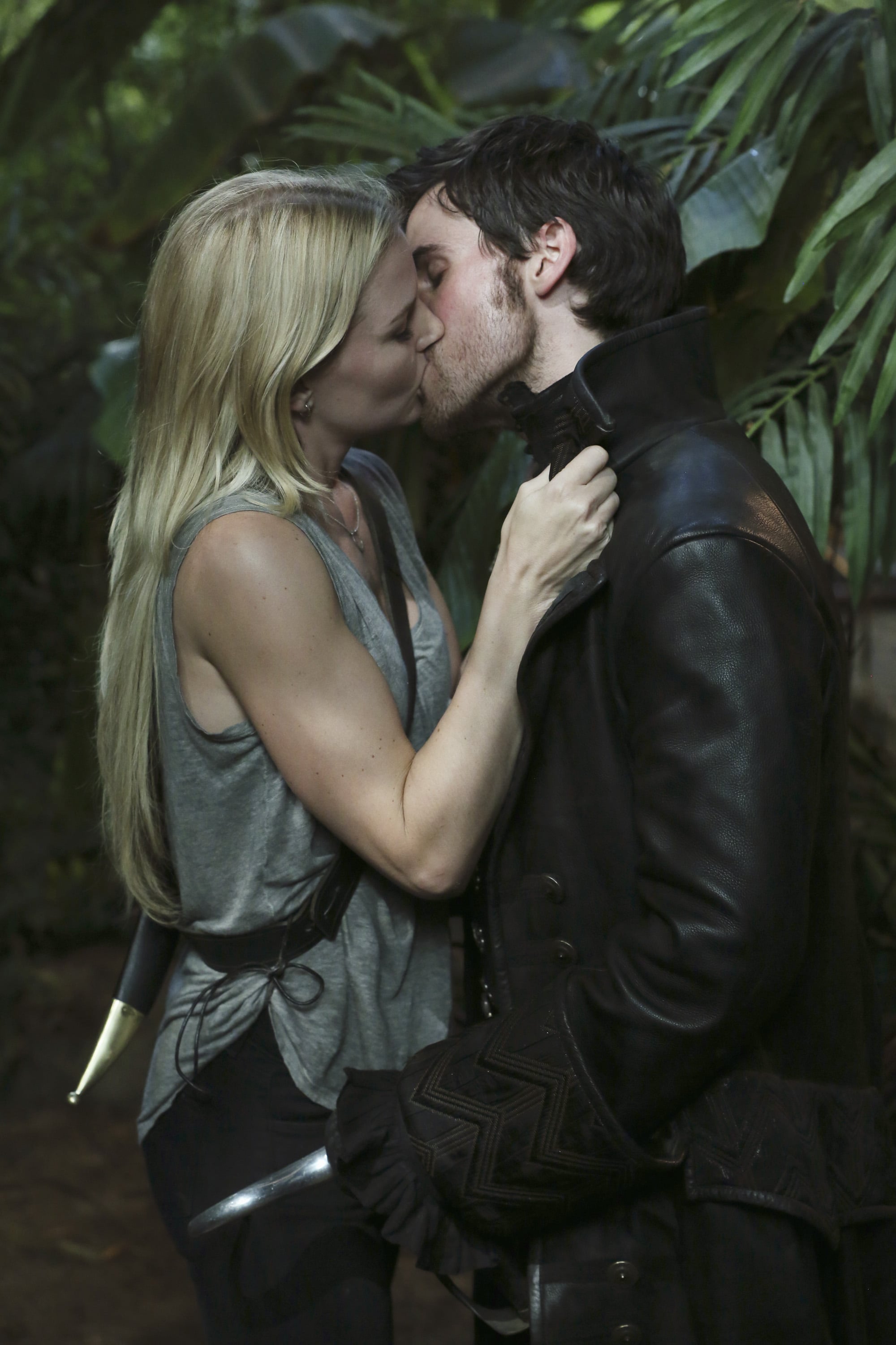 Emma Swan And Captain Hook Date