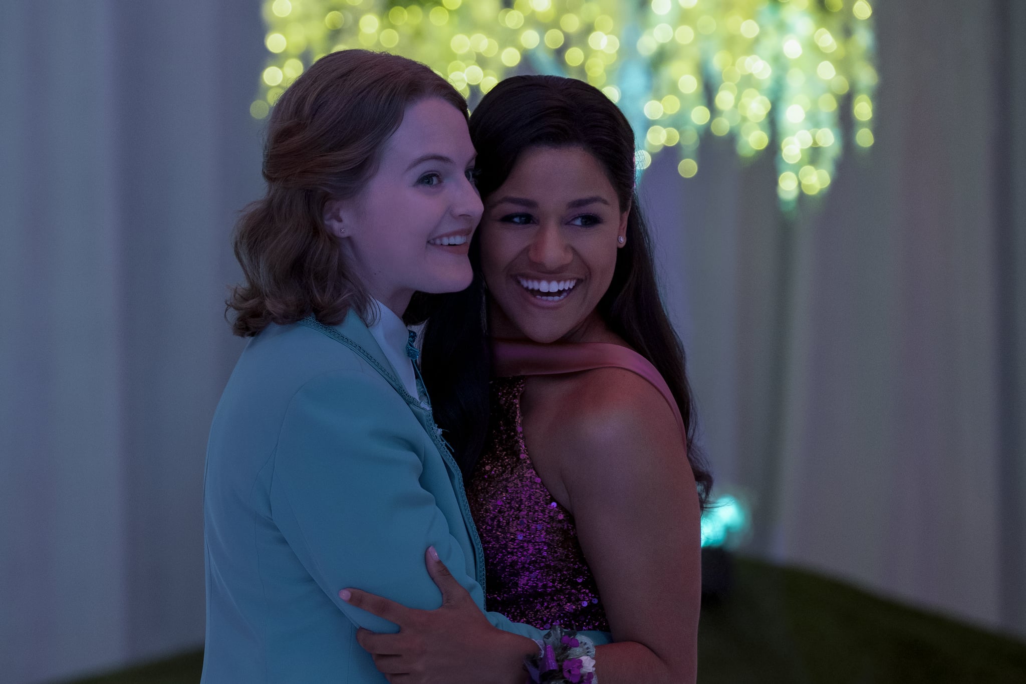 THE PROM (L to R) JO ELLEN PELLMAN as EMMA, ARIANA DEBOSE as ALYSSA GREENE in THE PROM. Cr. MELINDA SUE GORDON/NETFLIX  2020