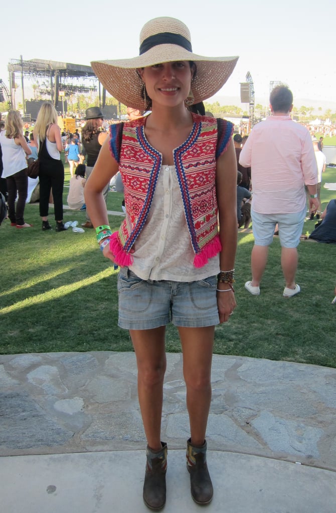 A trimmed printed vest put a new spin on casual shorts. 
Source: Chi Diem Chau