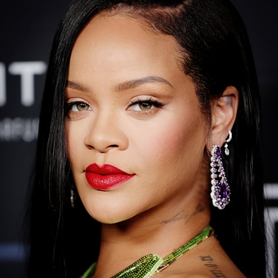 Rihanna's '90s-Supermodel Lip: See Photos