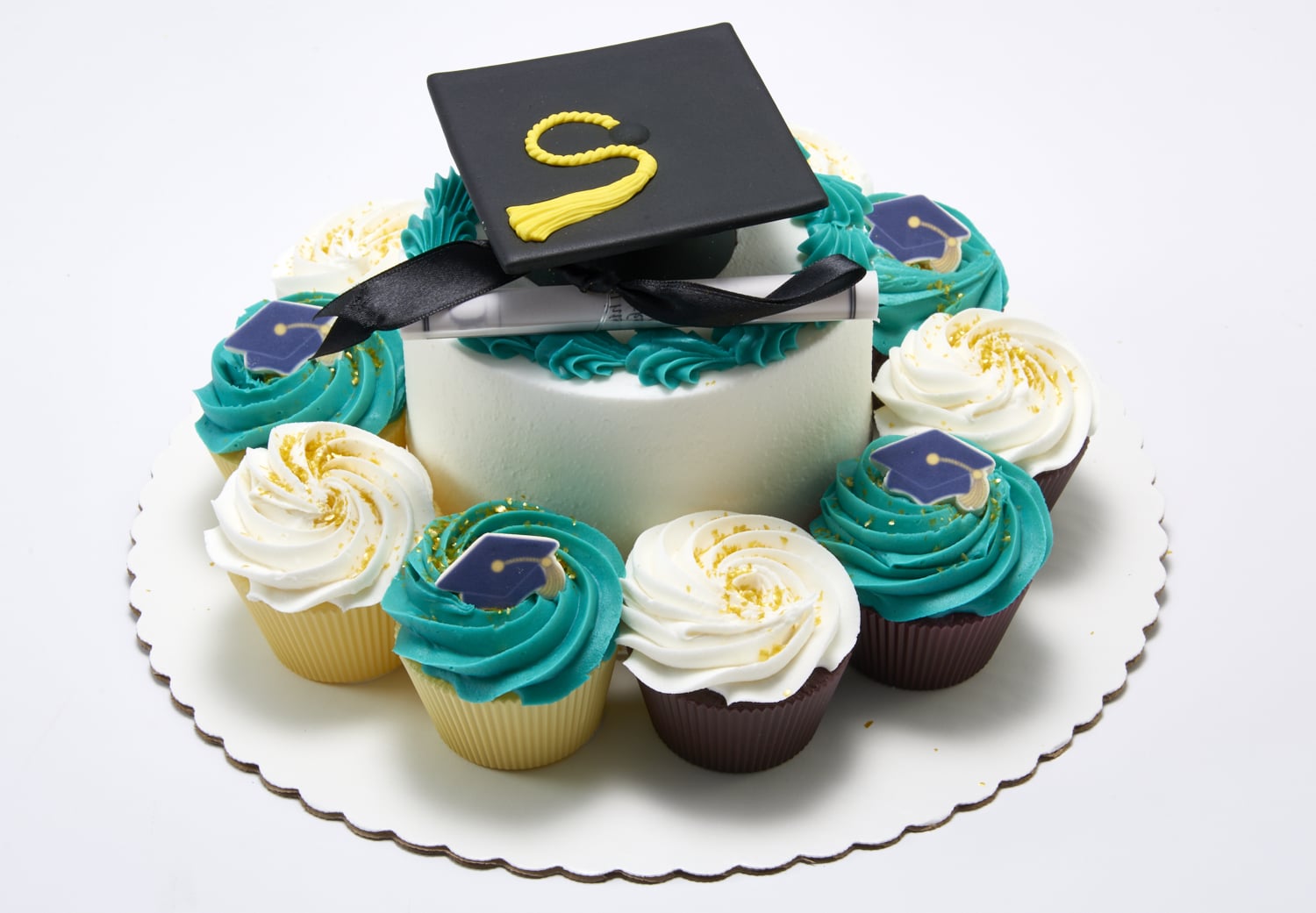 Sam's Club Is Selling Small, Personalized Graduation Cakes | POPSUGAR Family