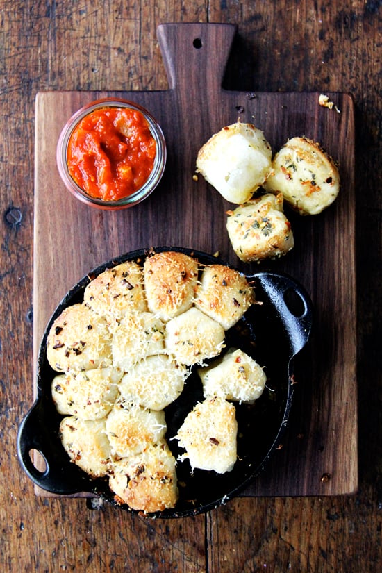 Garlic and Thyme Monkey Bread With Spicy Tomato Sauce