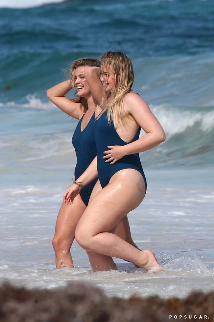 Iskra Lawrence And Nina Agdal Aerie One Piece Swimsuit Popsugar Fashion Uk 