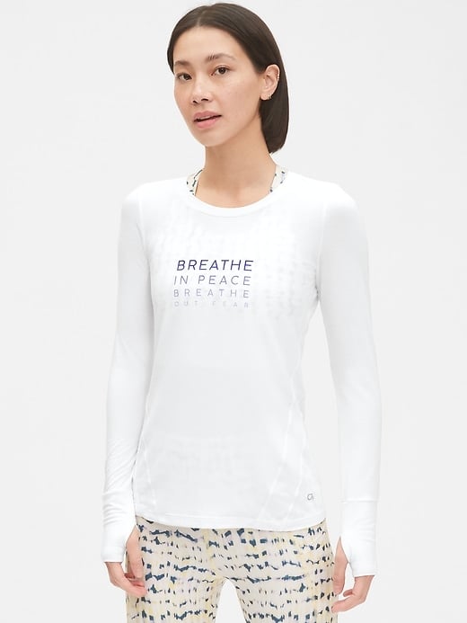 GapFit Breathe Long Sleeve Crewneck Shirt