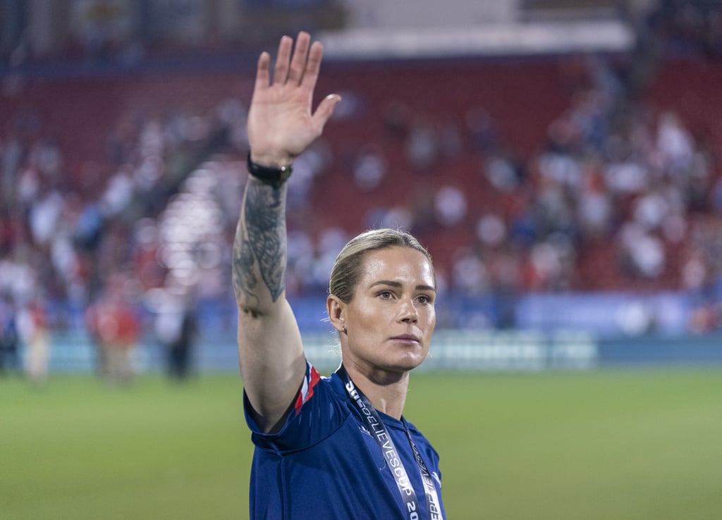 Ashlyn Harris, Football