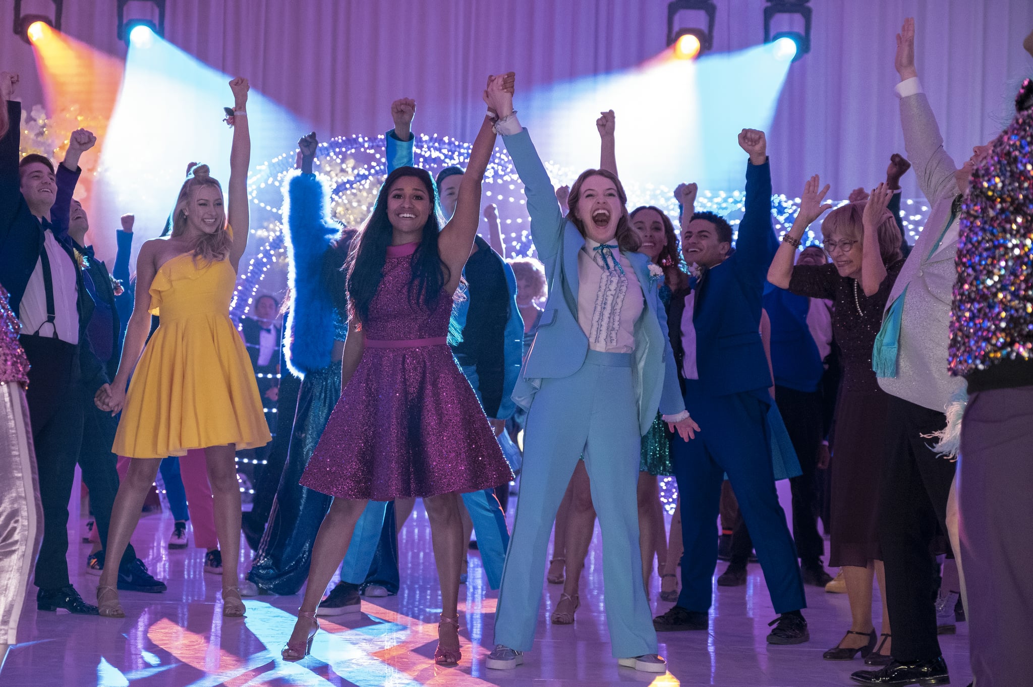 THE PROM (L to R)  NICO GREETHAM as NICK, LOGAN RILEY HASSEL as KAYLEE, ARIANA DEBOSE as ALYSSA GREENE, ANDREW RANNELLS as TRENT OLIVER, JO ELLEN PELLMAN as EMMA, SOFIA DELER as SHELBY, NATHANIEL POTVIN as KEVIN, TRACEY ULLMAN as VERA, JAMES CORDEN as BARRY GLICKMAN in THE PROM. Cr. MELINDA SUE GORDON/NETFLIX  2020