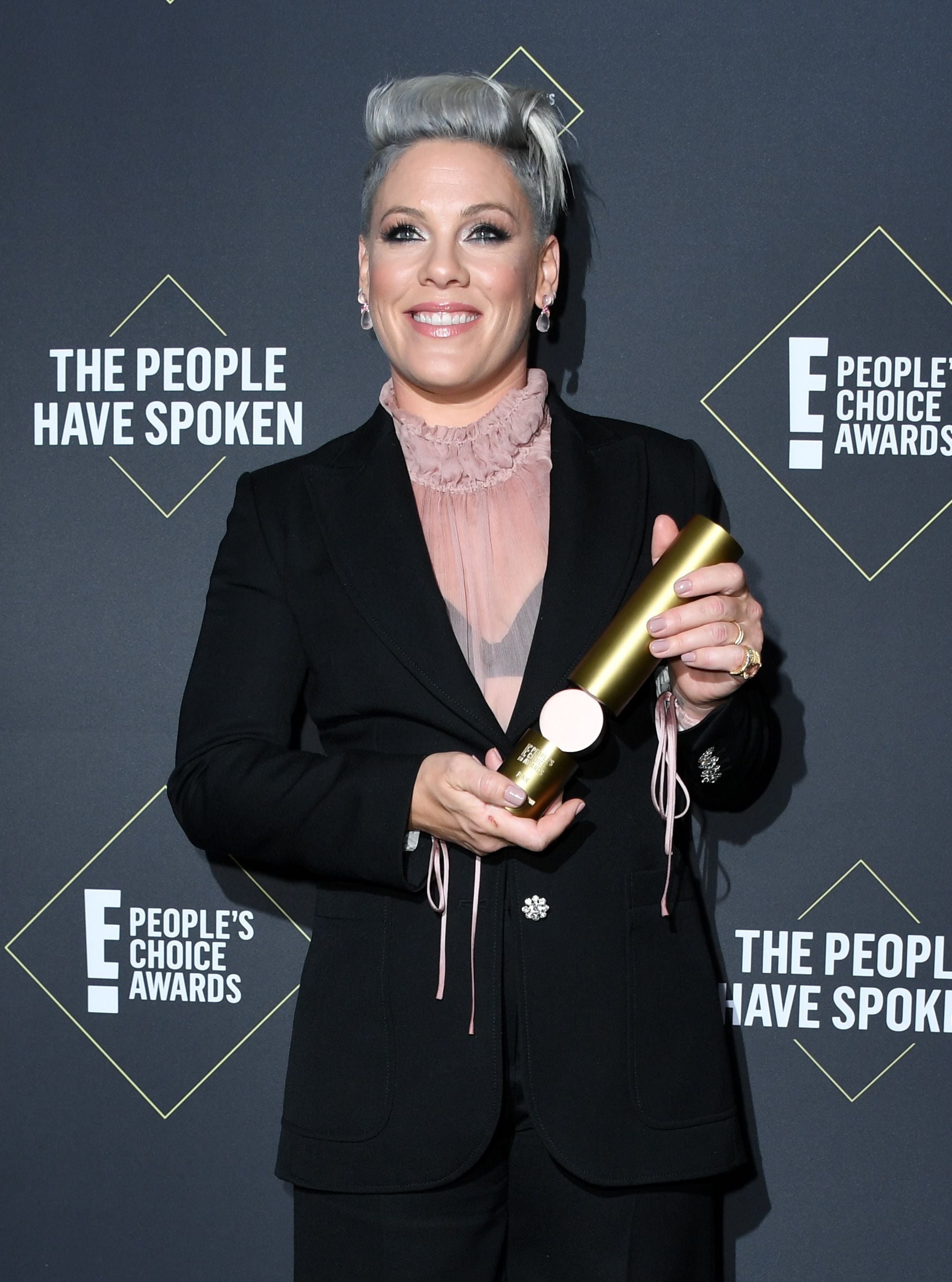 Pink S Short Hairstyles Pink Queen Of Edgy Hairstyles Just Got