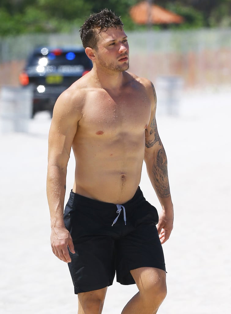 Ryan Phillippe Shirtless in Miami 2014 | Pictures