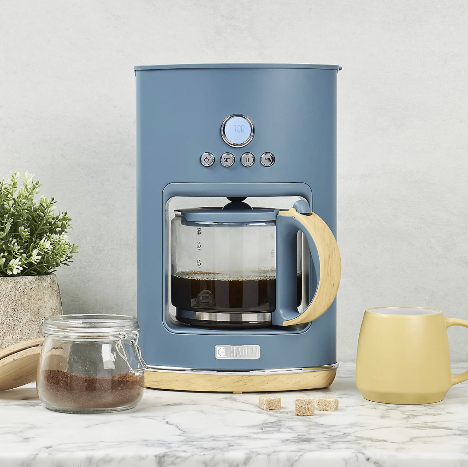 GE Drip Coffee Maker with Glass Carafe - G7CDAASSPSS - GE Appliances