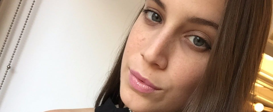 Fenty Beauty Starlit Hyper-Glitz Lipstick Review