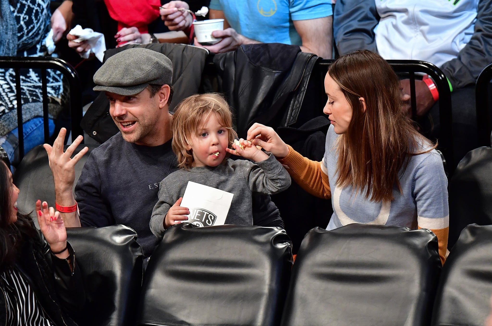 Olivia Wilde And Her Family At Brooklyn Nets Game Dec 2016 Popsugar Celebrity