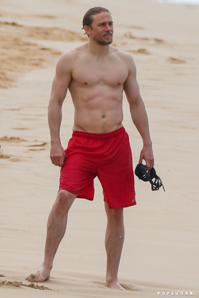 Shirtless-Charlie-Hunnam-Hawaii-Pictures