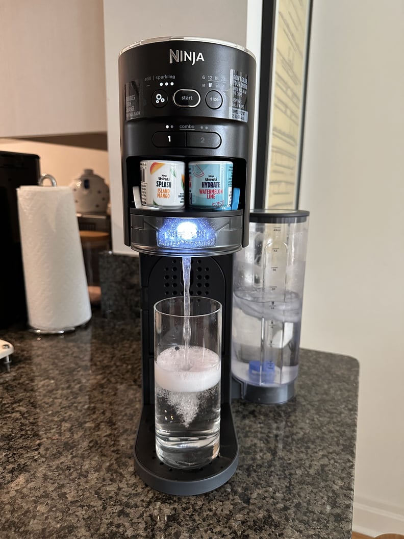  Ninja Thirsti Drink System, Soda Maker, Create Unique Sparkling  & Still Drinks, Personalize Size & Flavor, Carbonated Water Machine, 60L  CO2 Cylinder & Variety of Flavored Water Drops, Black WC1001: Home