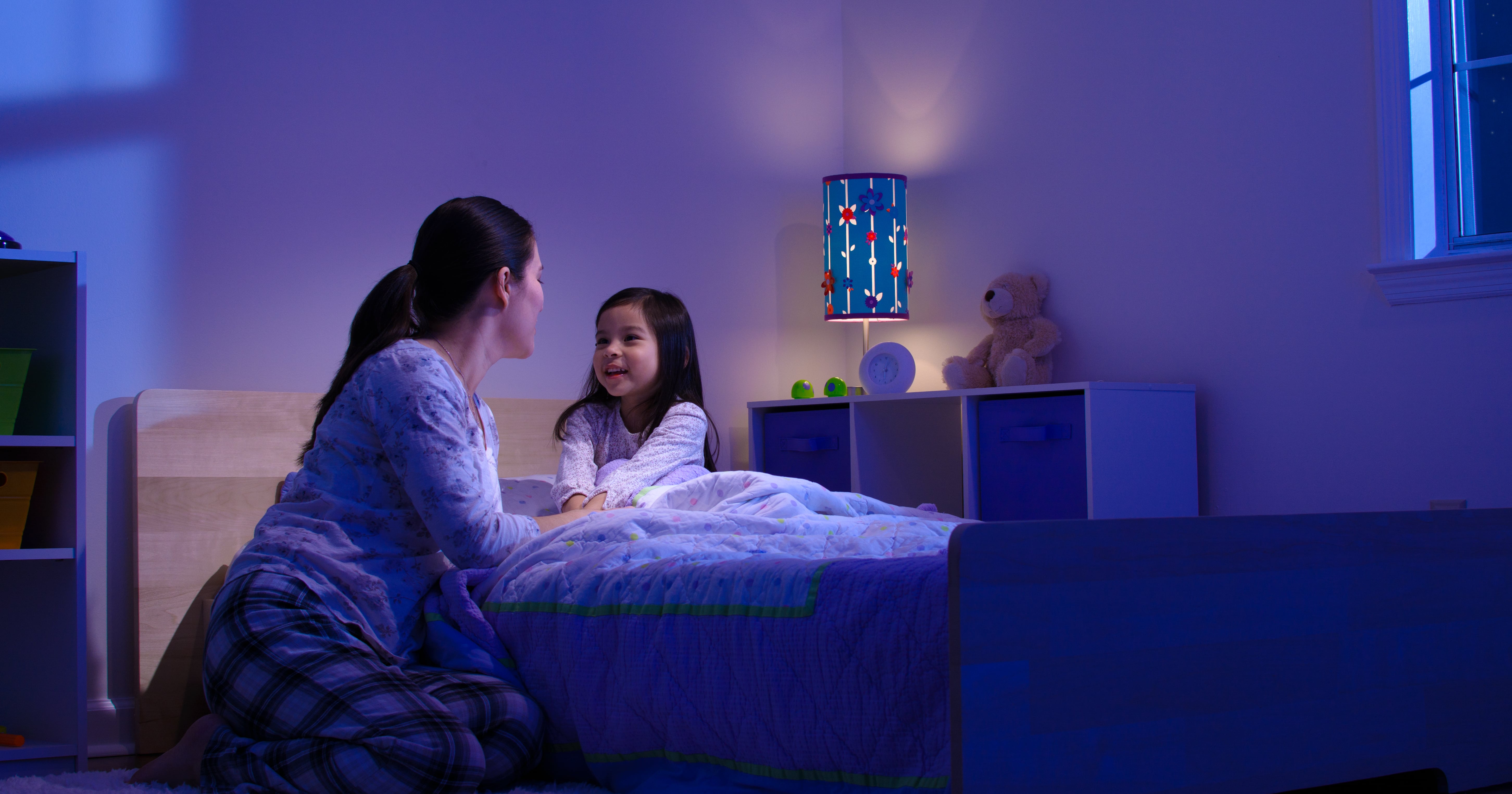 The play s night was. Ночь кровать сон. Люди в спальне. Кровать good Night детская. Комната для сон часа.