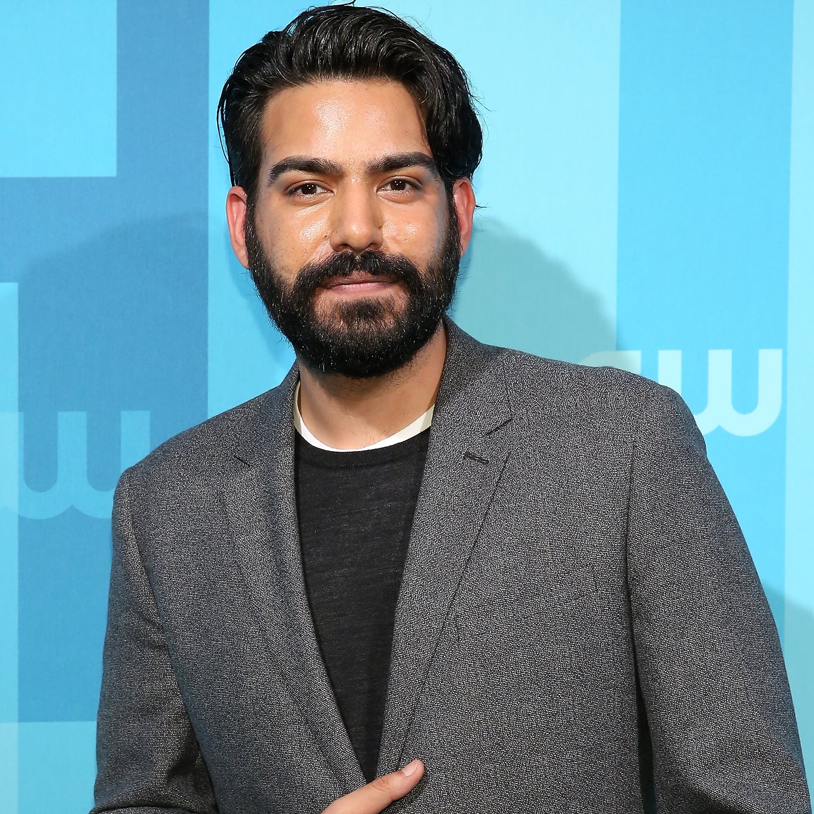 Get To Know Rahul Kohli From The Haunting Of Bly Manor Popsugar Celebrity Ωιѕn mє σi 16tn αρyaιℓ αmnι kσℓnαρυyaι black lover ѕmιℓє kιig ∂nσℓ να∂αk kαttαya ѕnαnυ gαyaʝiα ρyaєmι. get to know rahul kohli from the