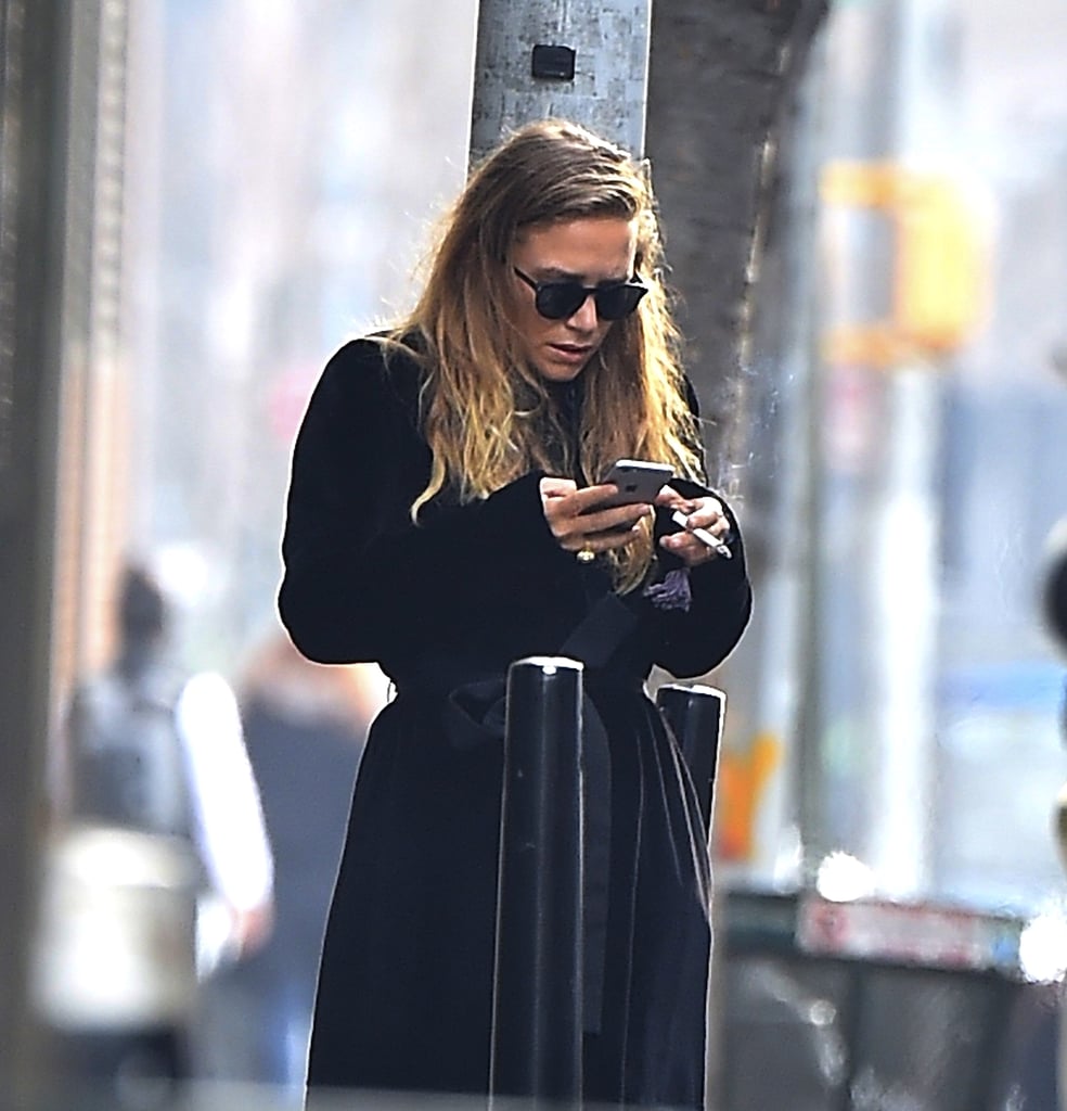 Mary-Kate Olsen Smoking in NYC December 2015 | Pictures | POPSUGAR ...