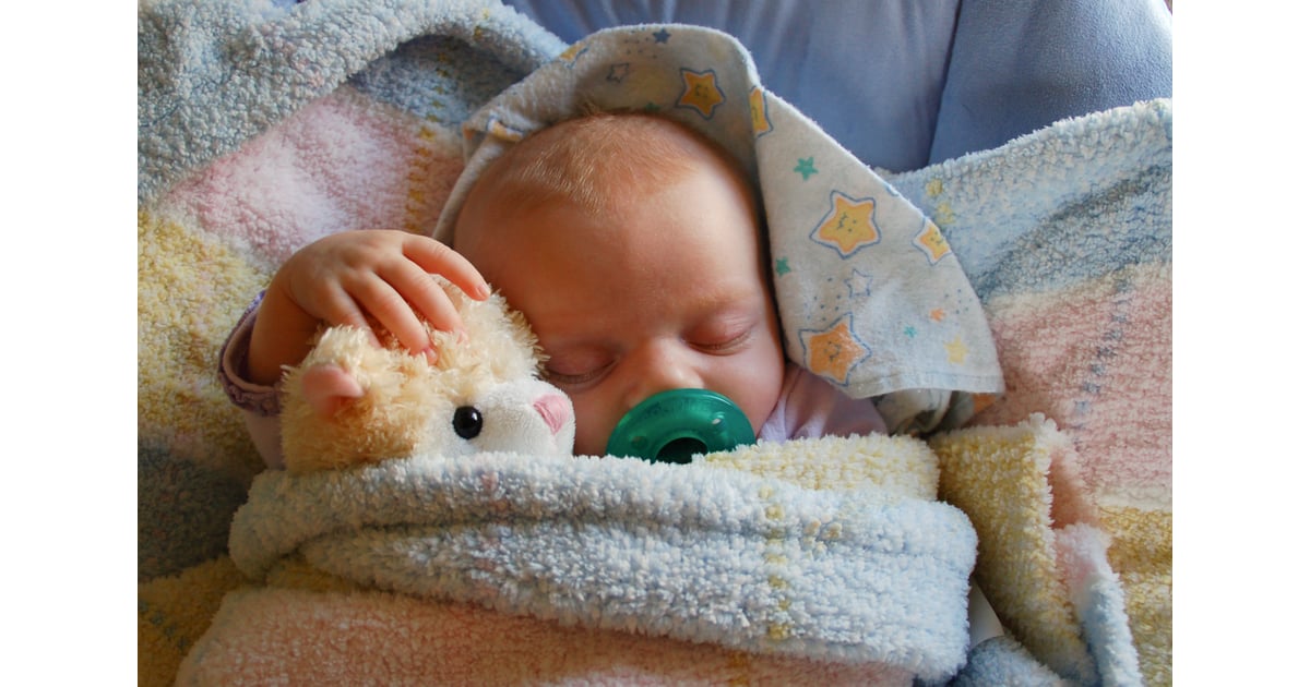 For babies who don’t want to take medicine, use hospital pacifiers as a