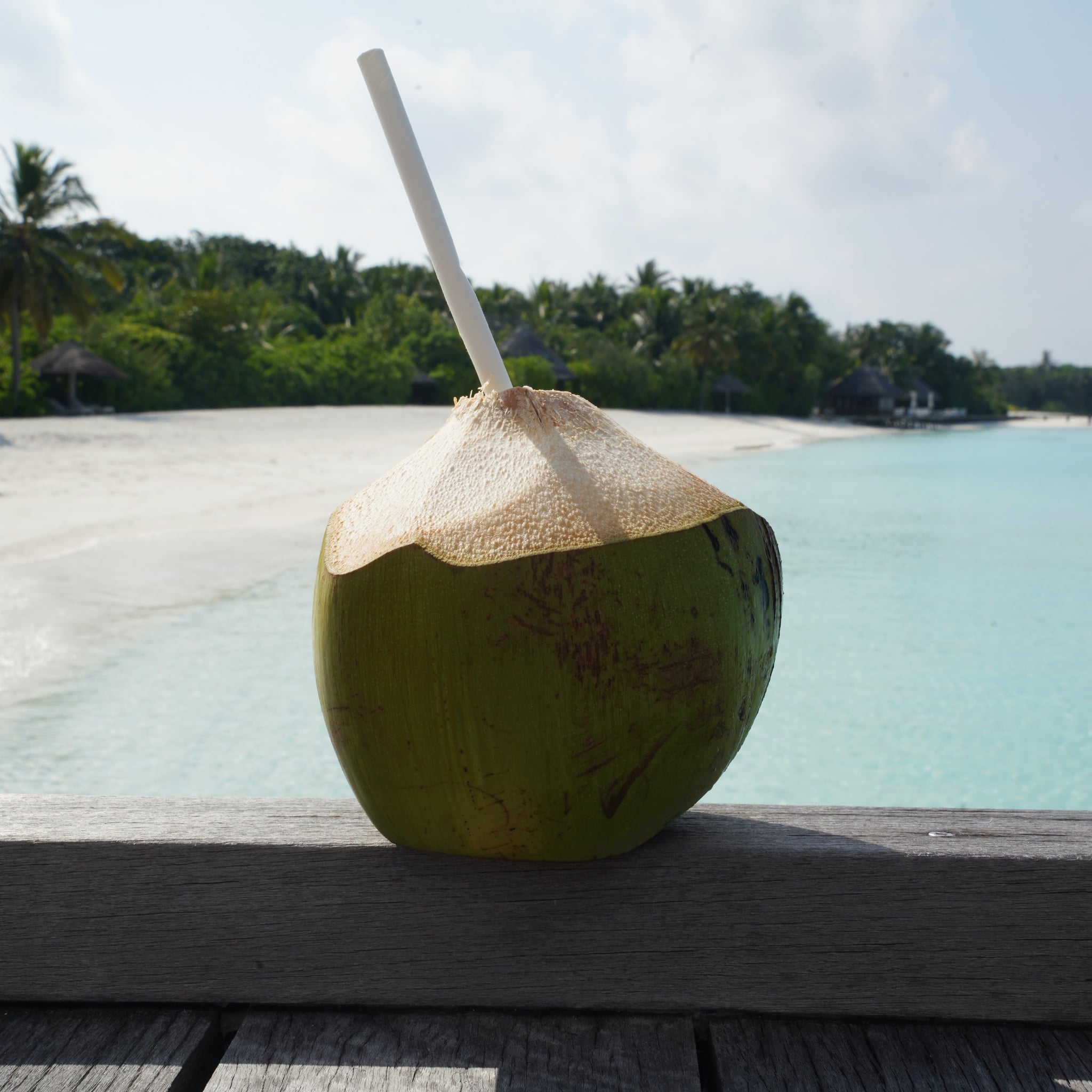 椰子汁是对你有好处吗?营养、福利