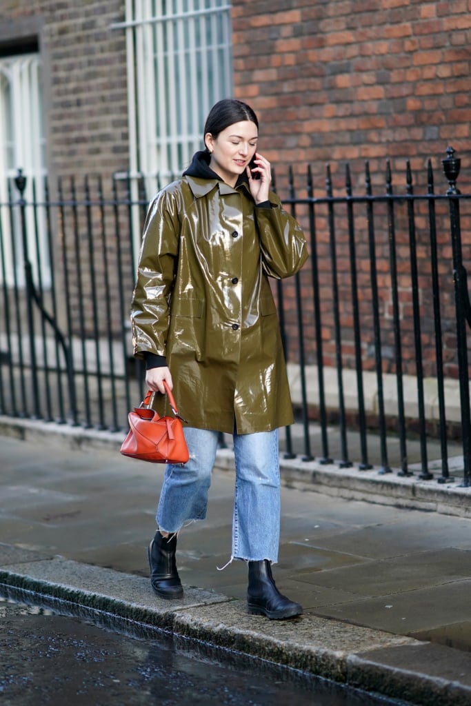 A Cropped Raincoat Looks Effortless with Frayed Hem Jeans