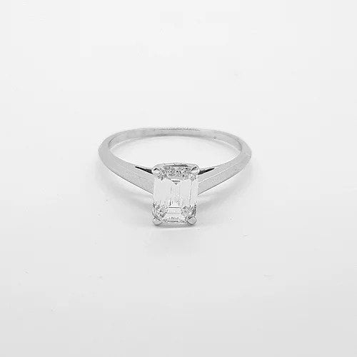 Emerald Cut Solitaire Engagement Rings