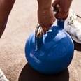 新Kettlebells吗?教练解释如何选择正确的重量